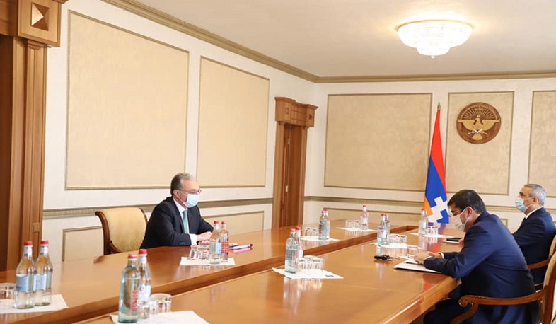 Zohrab Mnatsakanyan met with the President of Artsakh