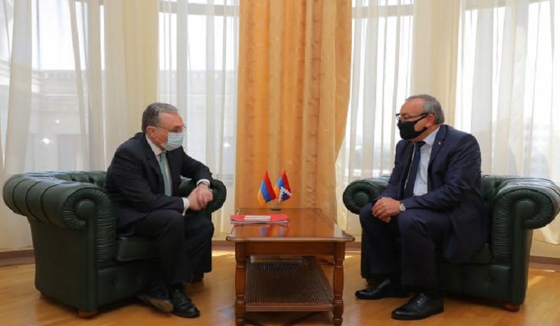 Արցախի ԱԺ-ում տեղի է ունեցել Արթուր Թովմասյանի և Զոհրաբ Մնացականյանի առանձնազրույցը
