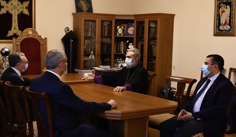 Արցախում ԱԳ նախարարը հանդիպել է Պարգև արքեպիսկոպոս Մարտիրոսյանի հետ