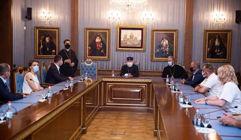 Կաթողիկոսն ընդունել է Գեղարքունիքի մարզպետին ու թեմի առաջնորդական տեղապահին