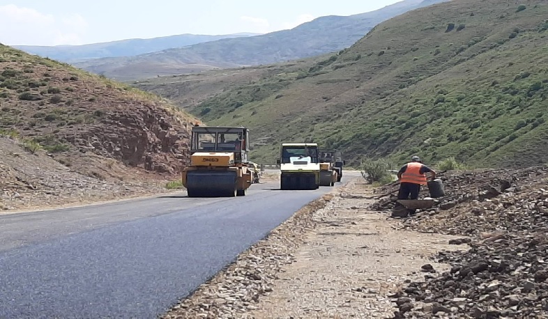Նորոգվում են հանրապետական և մարզային ավտոճանապարհներ