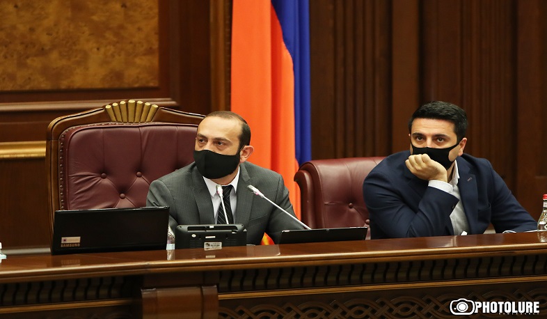 Ararat Mirzoyan will sign the law 