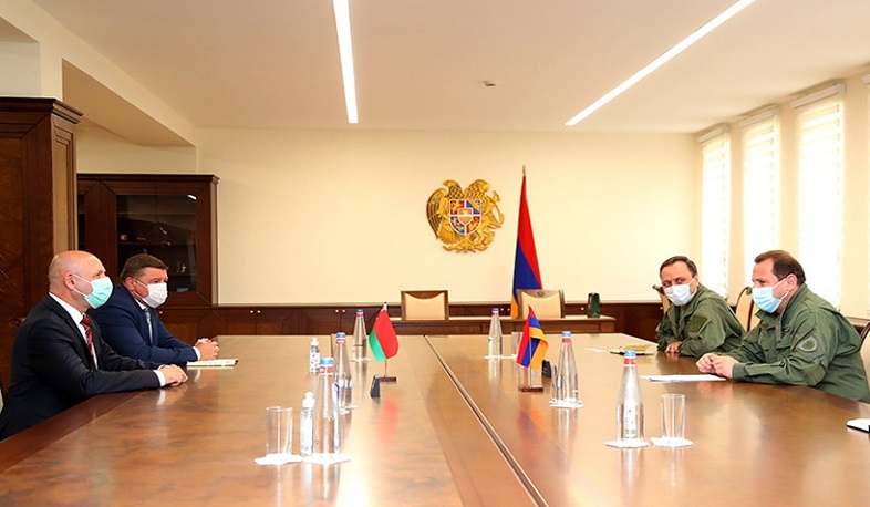David Tonoyan met with the Ambassador of Belarus, who is completing his mission in Armenia
