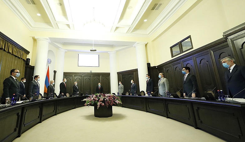 Կառավարությունը մեկ րոպե լռությամբ հարգեց Տավուշում զոհված զինծառայողների հիշատակը