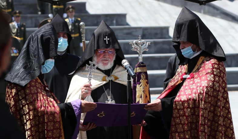 Հերոսաբար նահատակված մեր սպաներն ու զինվորները անմահ են իրենց ծառայության սխրանքով. Գարեգին Բ