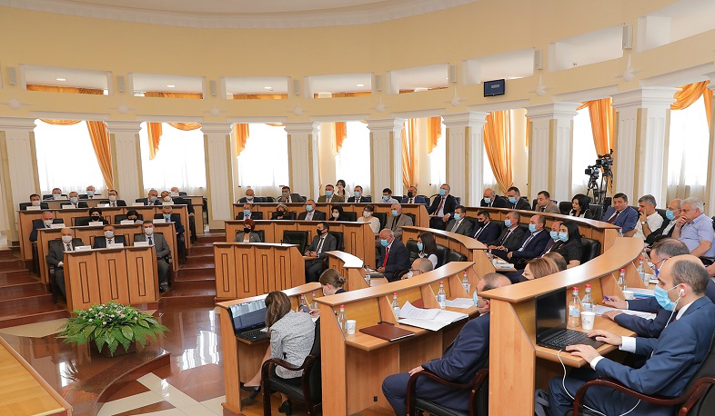 Արցախի խորհրդարանն ընդունեց համաներում հայտարարելու օրինագիծը