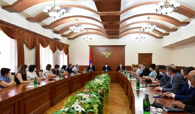 Արայիկ Հարությունյանը ներկայացրել է առողջապահության նորանշանակ նախարարին