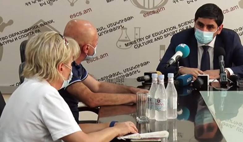 Դրական միավոր ստացած դիմորդներին առաջարկվում է առանց քննության ընդունվել բուհ