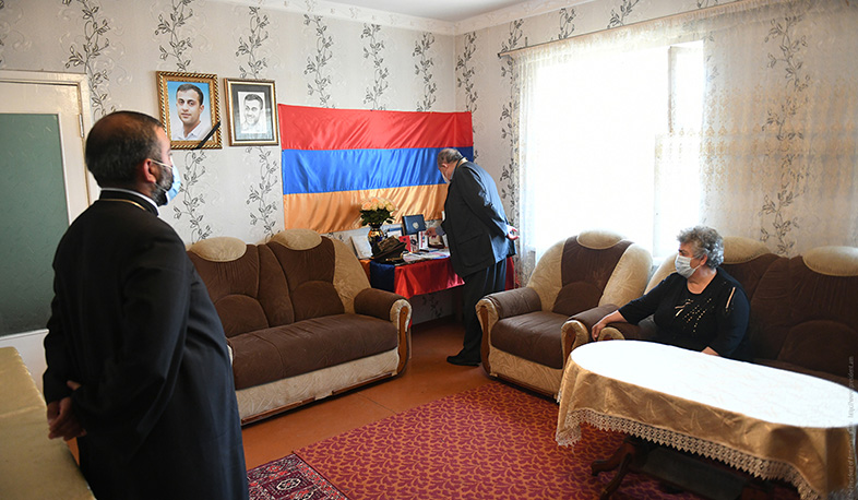 The President visited the family of the serviceman killed in the hostilities unleashed by Azerbaijan