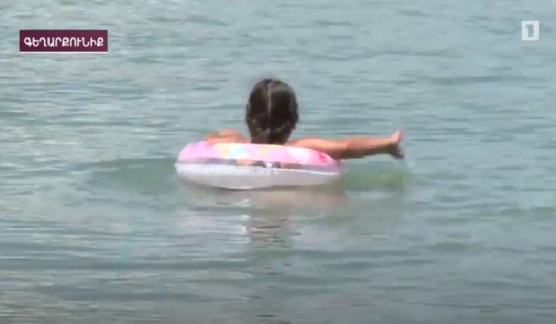 Մասնագետները հորդորում են՝ երեխաներին զերծ պահել Սևանի արգելված տարածքներում լողալուց