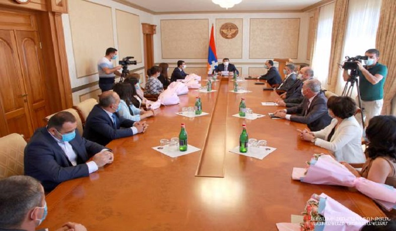 Արցախի նախագահը շնորհավորել է Կադաստրի և պետգույքի կառավարման կոմիտեի աշխատակիցներին