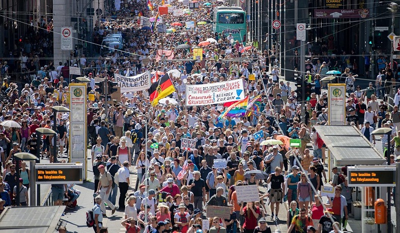 Բազմահազարանոց ցույցեր Բեռլինում՝ ընդդեմ համավարակային խիստ միջոցների