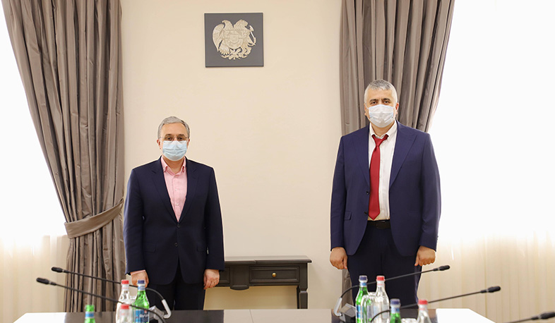 Մնացականյանը հանդիպել է «Հայ փախստականների հարթակ»-ի նախաձեռնող խմբի համակարգողի հետ