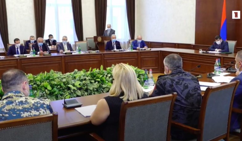 Անվճար կրթության, բուժսպասարկման ու այլ ծրագրերի համար՝ հավելյալ 13 մլրդ դրամ. մեկնարկեց ԱՀ կառավարության անդրանիկ նիստը