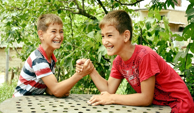 Սահմանապահ գյուղերում երեխաները վերադարձել են իրենց խաղերին