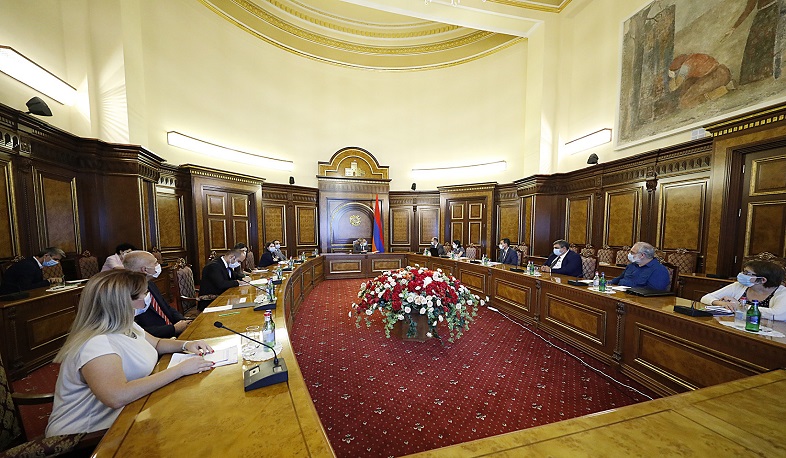 Կառավարությունում քննարկվել են հանրակրթության պետական չափորոշչի և առարկայական չափորոշիչների նախագծերով առաջարկվող փոփոխությունները