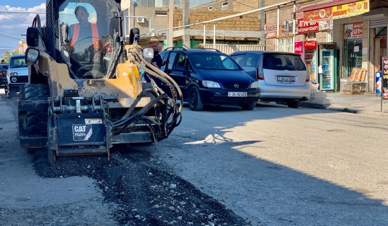 Հիմնանորոգման աշխատանքներ Արմավիրի Չարենցի փողոցում