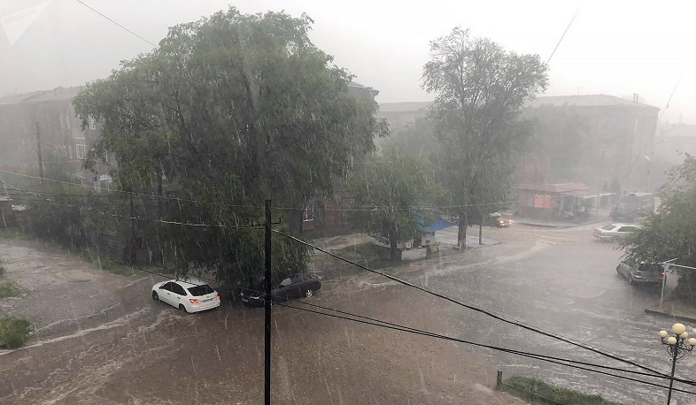 ԵՄ-ն օգնության է ձեռք է մեկնում Գյումրիի՝ կարկտահարության և ջրհեղեղի հետևանքով տուժած բնակչությանը