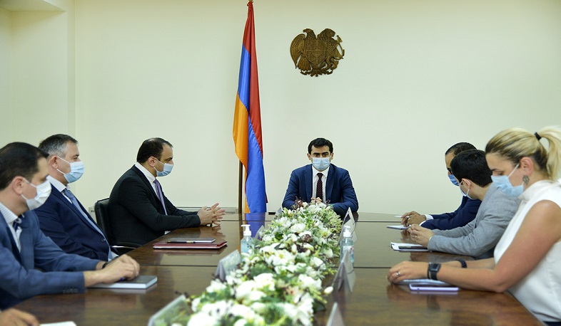Հակոբ Արշակյանը նախարարության աշխատակազմին է ներկայացրել նորանշանակ գլխավոր քարտուղարին