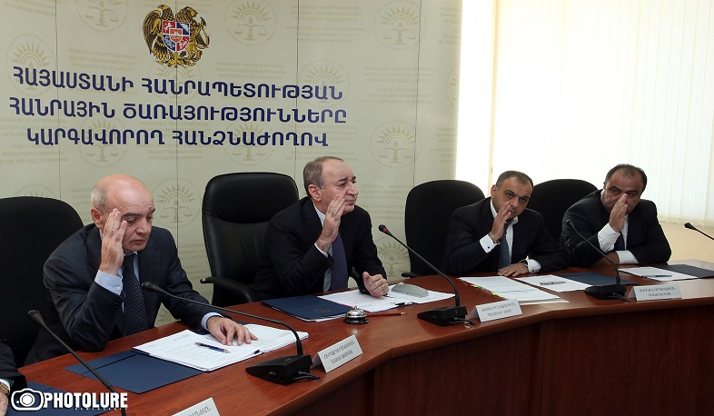 Ռոբերտ Նազարյանին և ՀԾԿՀ նախկին երկու անդամներին մեղադրանք է առաջադրվել. հանձնաժողովի նախկին փոխնախագահը ձերբակալված է