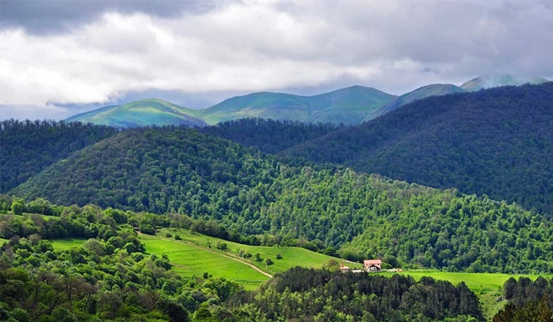 Խնդրում և հորդորում եմ՝ հանգստյան օրերին և առհասարակ մի՛ վնասեք շրջակա միջավայրը. նախարար