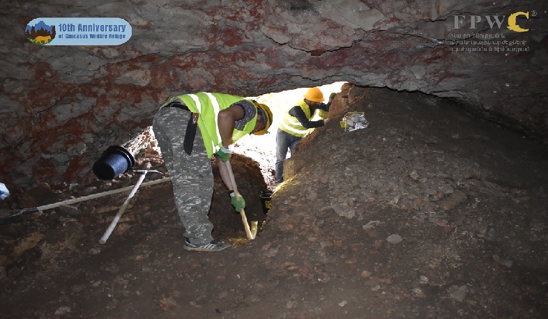 Պեղումներ Արջերի քարանձավում