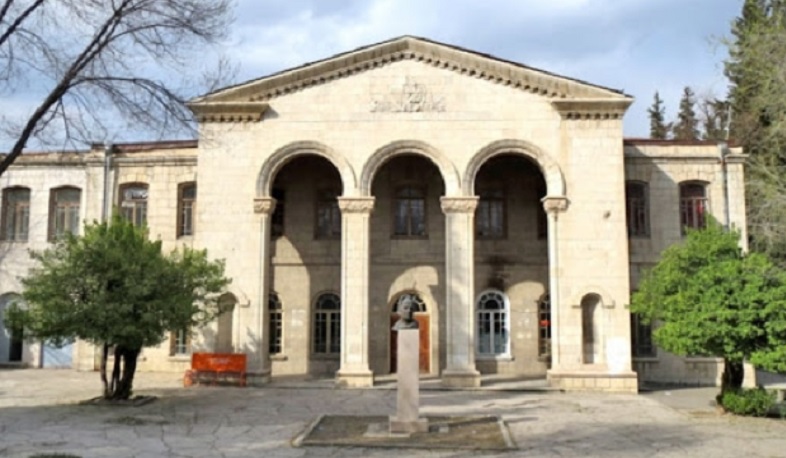 Արցախի նախագահը՝ Ստեփանակերտի դրամատիկական թատրոնի շենքի վերանորոգման մասին