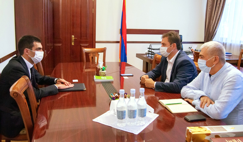 Տավուշի մարզպետը ՀՀ-ում Արցախի ներկայացուցչի հետ քննարկել է ապաստարանների կառուցման հարցեր