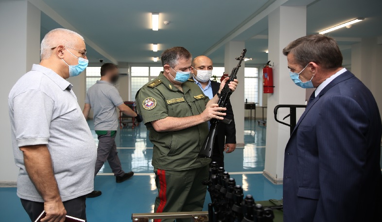 Արտակ Դավթյանն այցելել է «Կալաշնիկով» ինքնաձիգի արտադրամաս