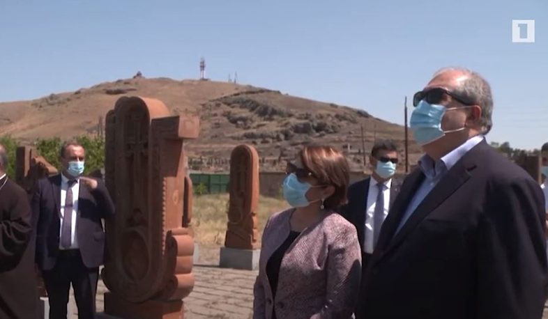 Նախագահ Արմեն Սարգսյանի աջակցությամբ վերականգնվել է «Փառք հայ գրի և դպրության» որմնանկարը