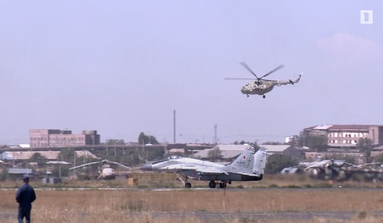 Helicopters and fighters in the sky of Yerevan. Exhibition at Erebuni Airport