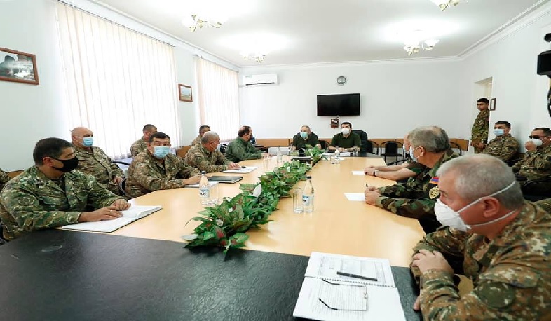 A consultation chaired by Pashinyan and Harutyunyan took place at the headquarters of the Defense Army