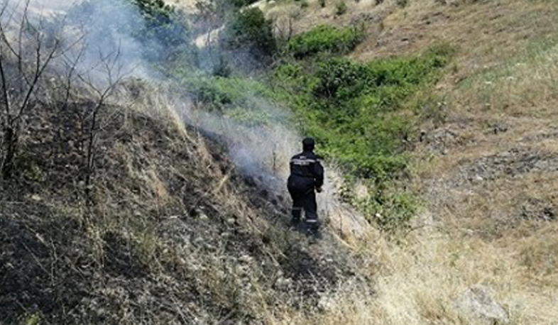 Մեկ օրում ստացվել է 22 ահազանգ՝ հանրապետության տարբեր տարածքներում բռնկված հրդեհների վերաբերյալ