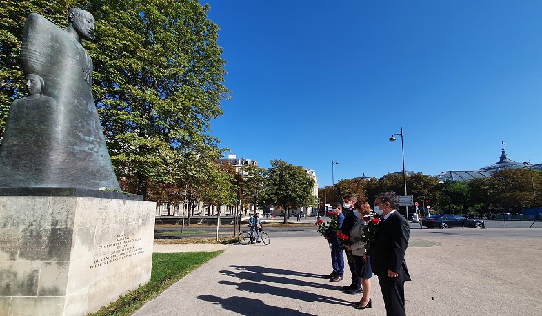 Ֆրանսիայում ՀՀ դեսպանն ու ՀՀ-ում Ֆրանսիայի դեսպանն այցելել են Կոմիտասի հուշարձանին