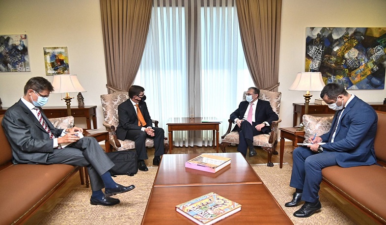 Զոհրաբ Մնացականյանն ընդունել է Նիդեռլանդների նորանշանակ դեսպանին