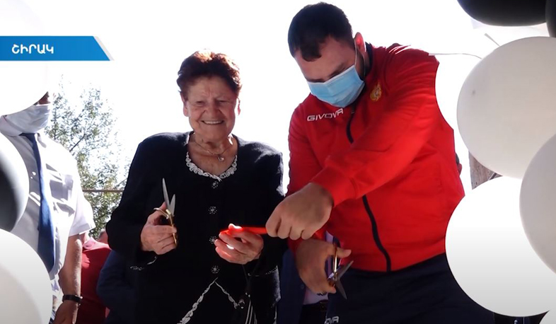 Գյումրիում մի քանի տեղ կարմիր ժապավեն են կտրել, այսօր քաղաքի տոնն է