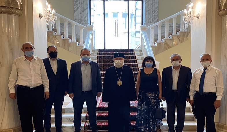 Ամենայն Հայոց Կաթողիկոսն ընդունել է «Ազգային արժեքների պաշտպանություն» նախաձեռնության ներկայացուցիչներին