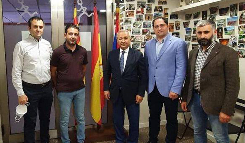 Իսպանիայում ՀՀ դեսպանը Բարսելոնայում այցելել է Հայ Տուն