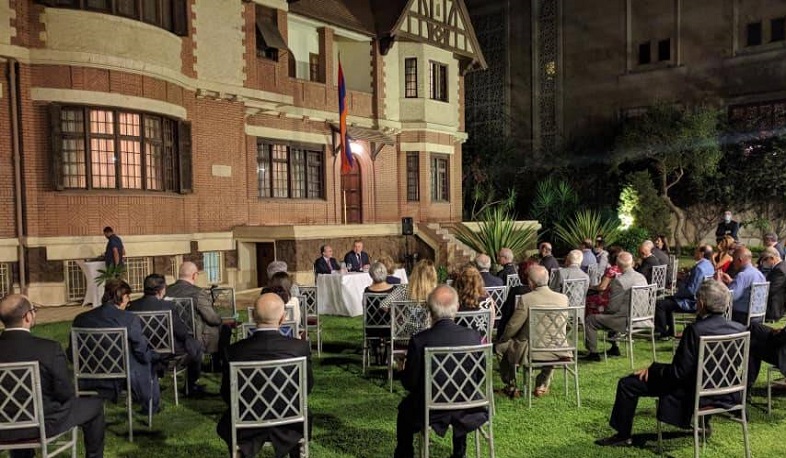 Մնացականյանը բարձր է գնահատել եգիպտահայ համայնքի ավանդն ազգային ինքնության պահպանման գործում