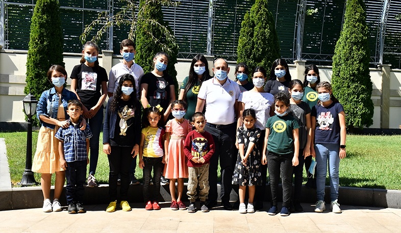 PM and his wife hosted the children of Tavush border communities in the governmental private house