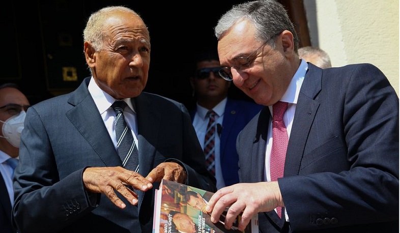 Զոհրաբ Մնացականյանը հանդիպել է Արաբական պետությունների լիգայի գլխավոր քարտուղարի հետ