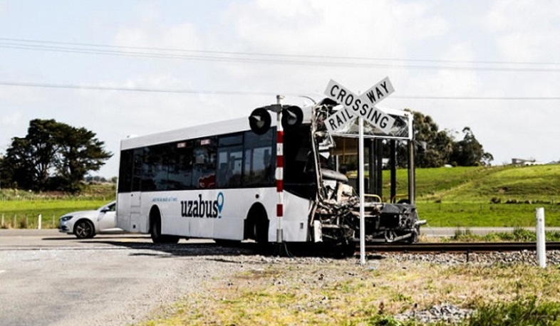 Նոր Զելանդիայում բախվել են դպրոցական ավտոբուսն ու գնացքը, կան տուժածներ