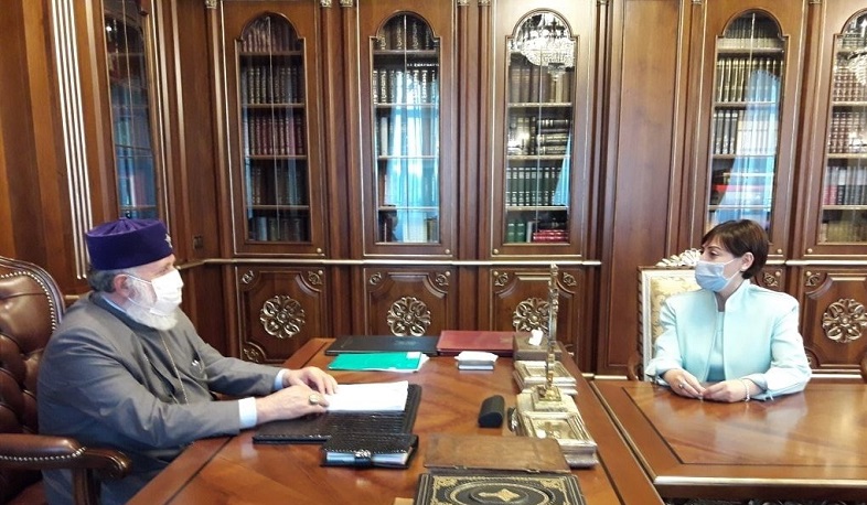 Ամենայն Հայոց Կաթողիկոսն ընդունել է Հայաստանի ազգային գրադարանի տնօրենին