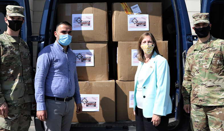 Արյան թթվածնի մոնիթորինգի պուլսօքսիմետրեր և անհատական պաշտպանիչ միջոցներ՝ Կոտայքի մարզի բուժհաստատություններին