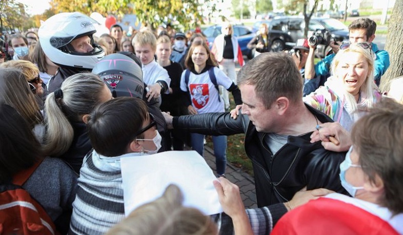 Մինսկում կրկին բերման են ենթարկվել հարյուրավոր ցուցարարներ