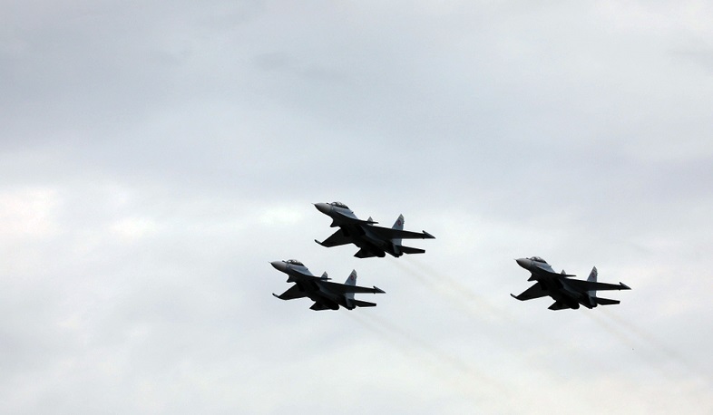 ՍՈՒ-30-ների տոնական թռիքը Երևանի երկնքում