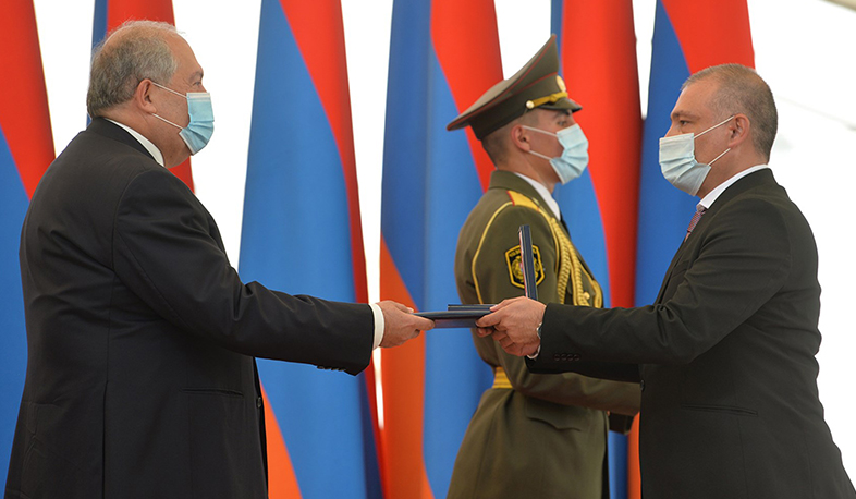 Արմեն Սարգսյանի հրամանագրերով ԲԴԽ նախագահի խորհրդականն ու մի շարք դատավորներ պարգևատրվել են մեդալներով