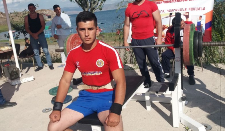 Կայացել է փաուերլիֆթինգի Հայաստանի առաջնությունը
