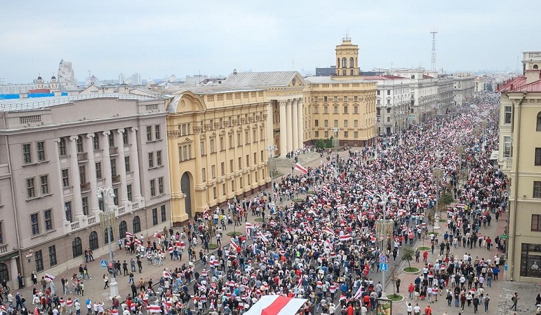 Новость о тайной инаугурации Лукашенко вызвала гнев протестующих
