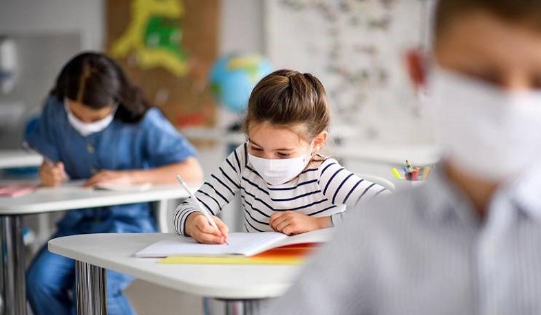 Lսողության և խոսքի խանգարումներ ունեցող աշակերտները և նրանց ուսուցիչները կարող են դիմակ չկրել. նոր որոշում